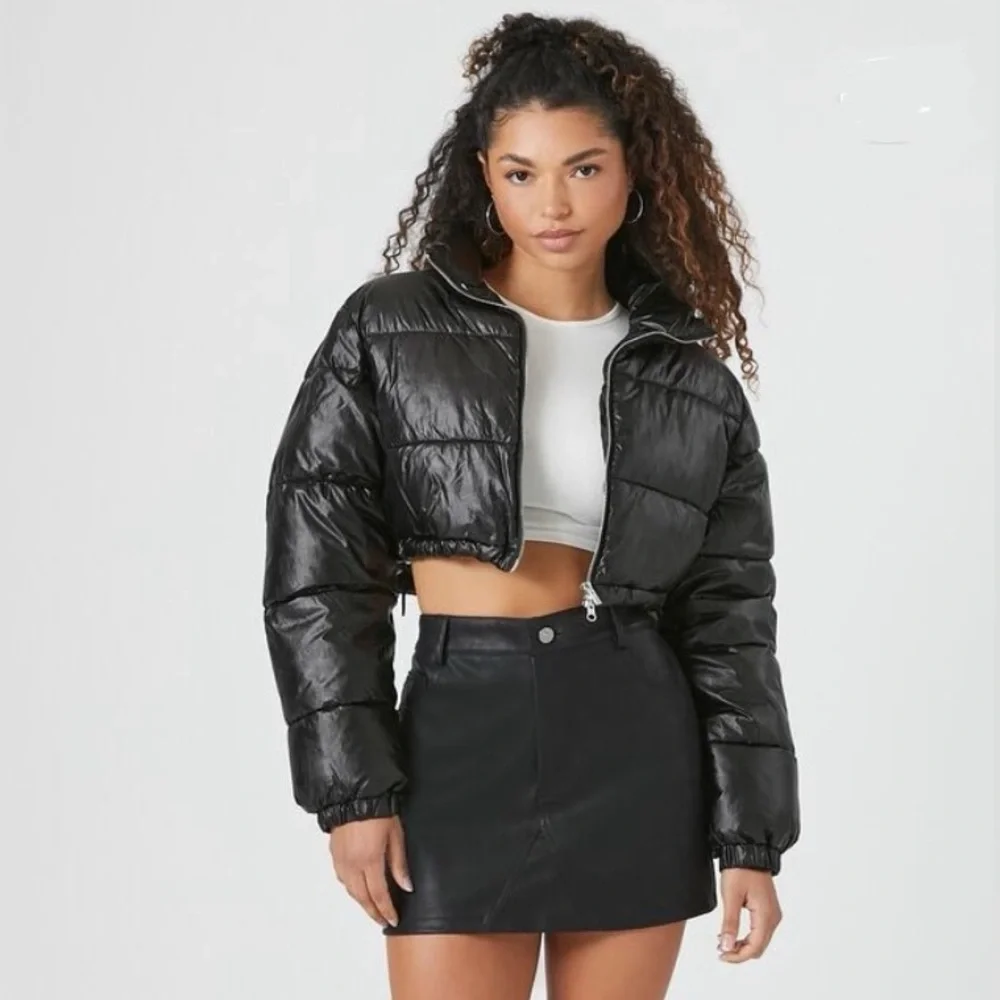 Women's Black Cropped Puffer Jacket Size Small